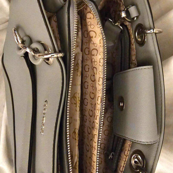 Guess Los Angeles Larkin Blue Crossbody (New with Tags) - Picture 5 of 12